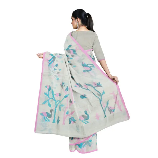 White Colour Dhaka  Jamdani Saree With Beautiful Floral And Peacock Design - Image 3
