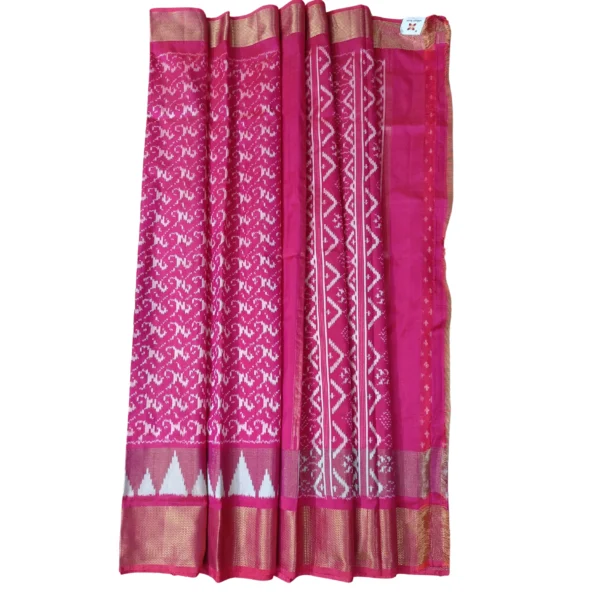 Pink colour double ikkat silk saree with beautiful temple border - Image 4