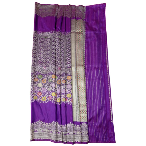 Purple colour Banarasi silk saree with beautiful scallop border - Image 3