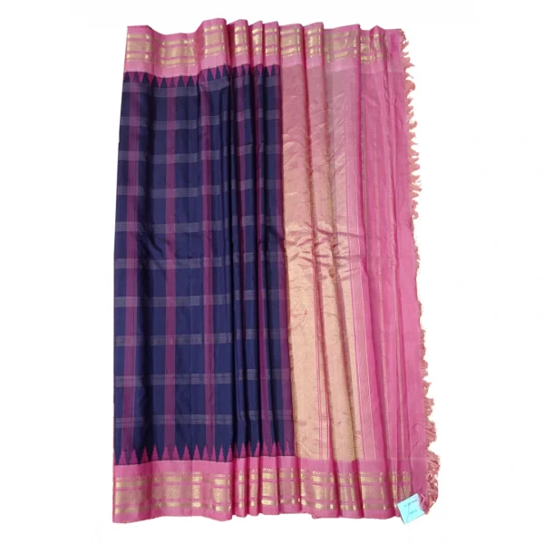Navy blue and peach colour gadwal pattu silk saree with beautiful checks design - Image 4