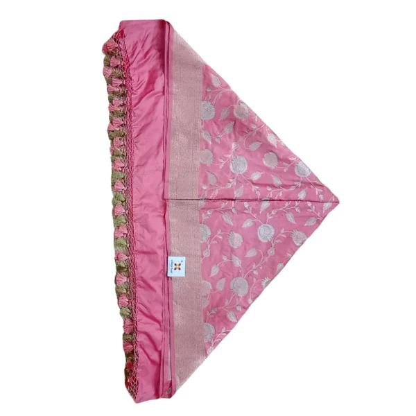Pink colour banarasi dupatta with beautiful floral design - Image 2