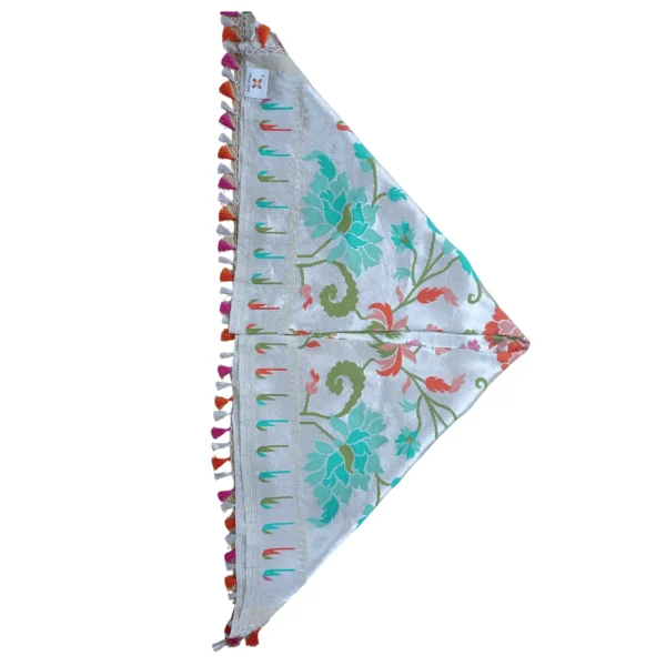 Off-white tissue banarasi dupatta with beautiful floral design - Image 2