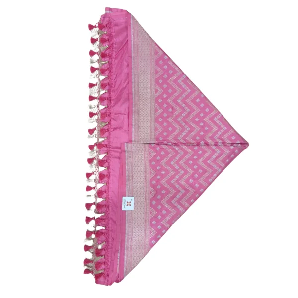 Pink colour banarasi dupatta with beautiful floral design - Image 2