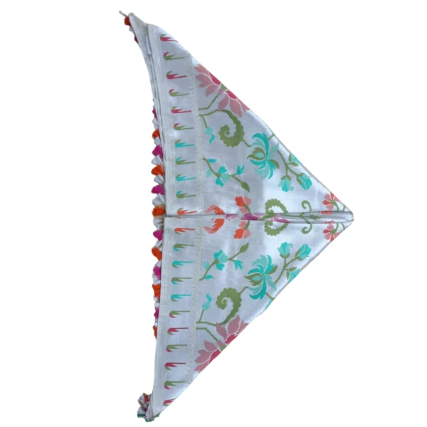 Off-white colour tissue banarasi dupatta with beautiful floral design - Image 2