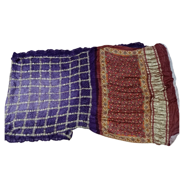 Purple colour shaded garchola Pichwai saree with beautiful floral pallu - Image 2